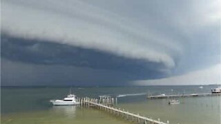 Nuvem assustadora é registrada no céu da Flórida