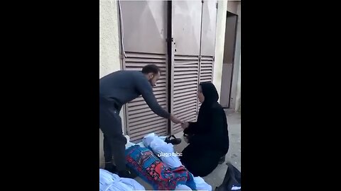 ►🚨▶◾️⚡️🇮🇱⚔️🇵🇸❗️ "Please.. cover them and keep them warm. I can’t leave them."