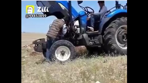 Tractor engineer angry on driver prank by horn -- funny video