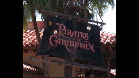 Pirates of the Caribbean - Disney World full ride