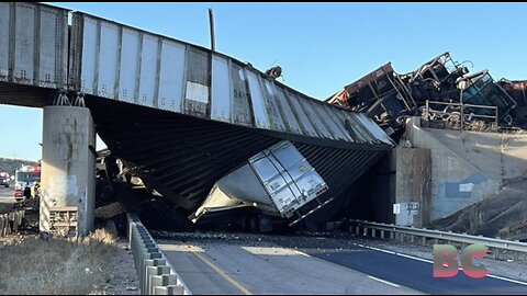 Colorado train derails, spilling train cars and coal onto a highway