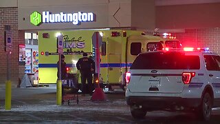 Man shot in Cleveland goes into grocery store for help