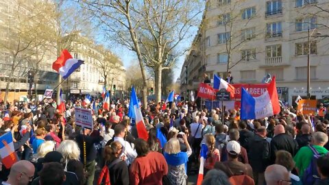 Manifestation contre le pass Vaccinal place du Place du Palais Royal à Paris le 26/03/2022 - Vidéo13