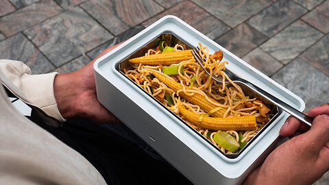 Self-Heating Lunchbox Warms Your Food On The Go