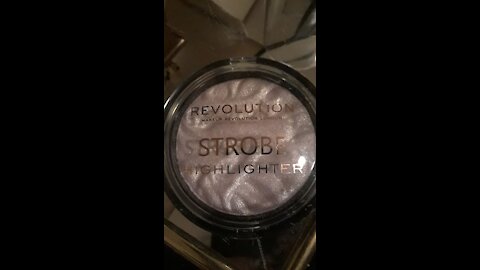 Revolution Strobe Highlighter