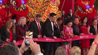 Resorts World opens with fanfare on Las Vegas Strip