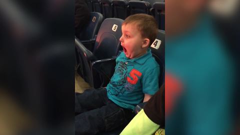 A Tot Boy Watches Fireworks For The First Time And His Reaction Is Totally Amazing
