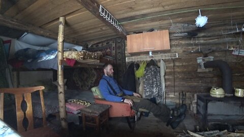 21 Days in the wild forest. I found a log cabin #11