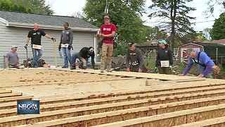 Police help Habitat for Humanity build a home