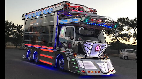 Japan’s Most Insane ‘Dekotora’ Truck | Ridiculous Rides