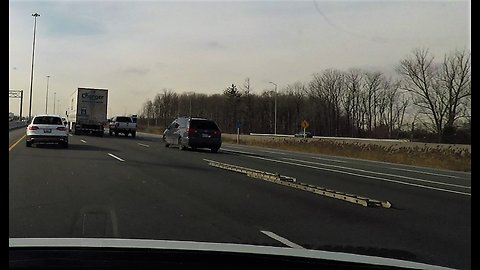 Extension ladder causes huge traffic slowdown on freeway