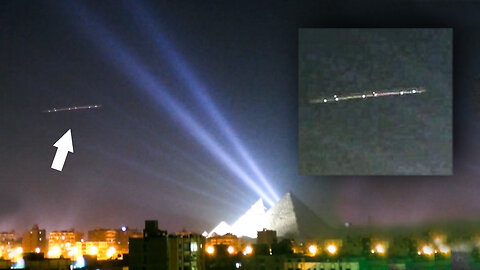 UFO UAP Footage 2023 - Giant Cigar Shaped UAP Over Pyramids Same As NYC
