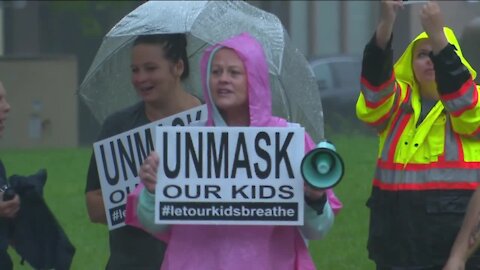 People protest Oshkosh school mask requirement
