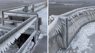 Insane Winter Weather Captured In Ohio On Lake Erie