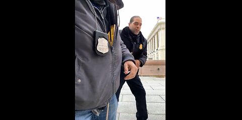 🚨 Cell phone video of DC officer on J6 saying “we go undercover as Antifa in the crowd”