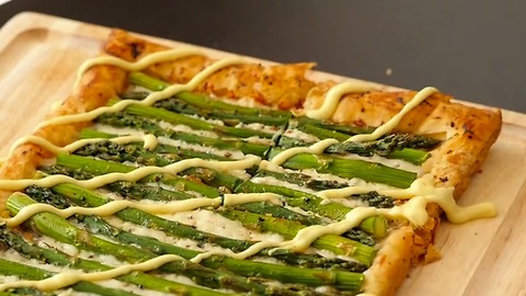 Easy and elegant asparagus tart