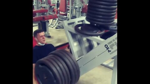 Weights Fall Off Leg Machine #MegaFails #Shorts