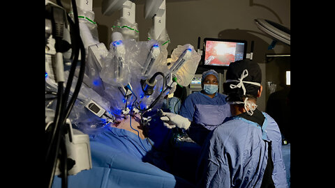 WATCH: Cutting-edge surgical robot helps doctors operate with greater precision