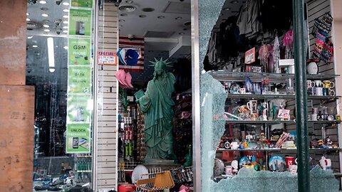 Looters takes advantage of storm