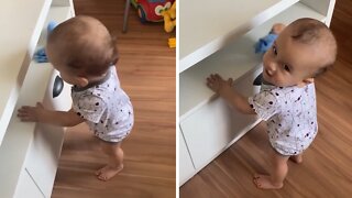 Hardworking Baby Helps Mommy With All The Chores