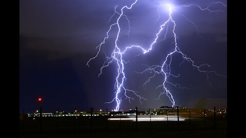 The most Horrifying Lightning strike ever captured