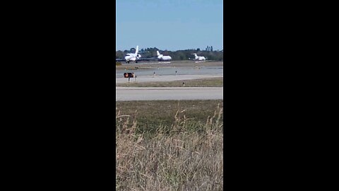 Airplane watching at Sarasota Airport