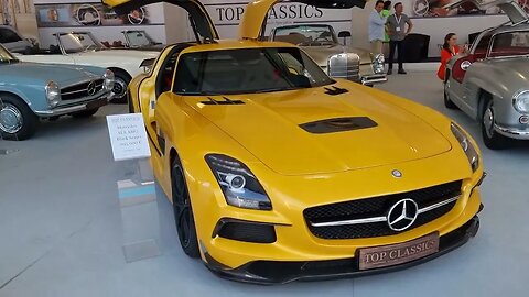 💯2 x Mercedes SLS AMG Black Series is an iconic AMG model. Gullwings are timeless! 💯