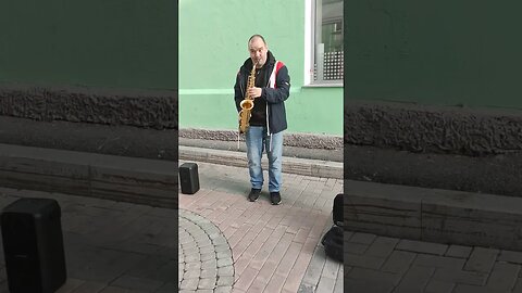 Russian Street Performer "You Are Not Alone" Michael Jackson #russia #busker #streetperformer