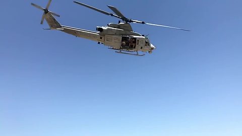 Awesome Footage Of US Marine Corps Helicopter Flyby