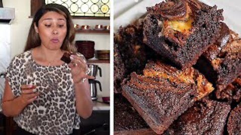 MOST DELICIOUS CHEWY KETO BROWNIES EVER? EASY AND SIMPLE LOW CARB RECIPE! ONLY 2G OF CARBOHYDRATES