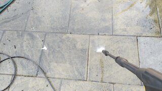 Pressure Washing my Garden's floor (Kinda SaTiSfYiNg)