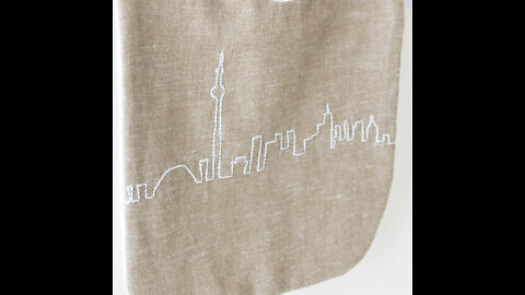 Toronto City Skyline Baby Bib | Handembroidery | Linen blend | Flannel
