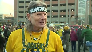 Dressed to cheer Packers to playoff victory at Pep Rally