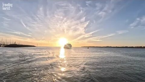 Beautiful sunset return to La Rochelle, sailing with Melusine
