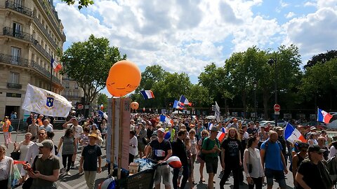 Manifestation pour le FREXIT Place Denfert Rochereau à Paris le 08/07/2023 - Vidéo 7