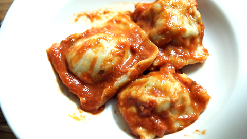 Let's Make: Homemade Cheesy Chicken Spinach Stuffed Ravioli