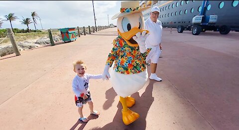 3-year-old's Priceless Reaction To Donald Duck On Disney's Private Island