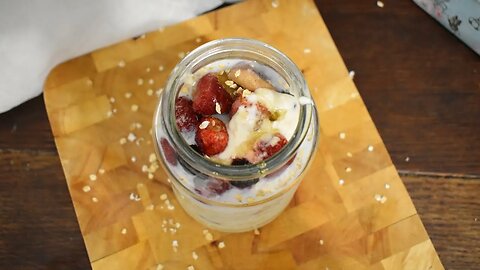 Overnight Oats with a Twist: Fruits, Rhubarb, Yogurt, and Honey