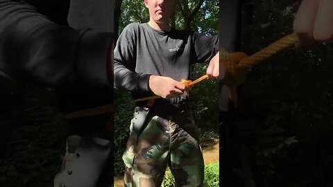 How To Tie A Bowline Knot (then cut it) | Shed Knives #shedknives #shorts