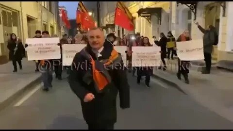 🇺🇦GraphicWar18+🔥Insane(Putler)Locals "USSR Flags" Chanting Strike Washington - Glory to Ukraine