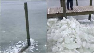 Incredibile: il ghiaccio riesce a spostare il pontile!