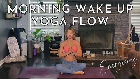 Morning Wake Up Yoga Flow || Energizing Yoga || Yoga with Stephanie