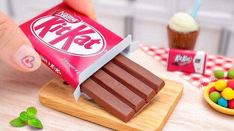 Chocolate KITKAT Cake Decorating Tutorial - Easy Cake Recipe Idea