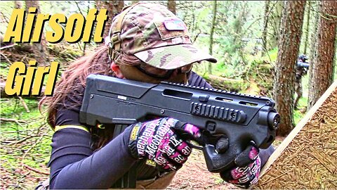 Airsoft Girl with Magpul PDR