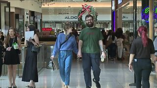 Crowds turn out for in-person Black Friday shopping in Tampa