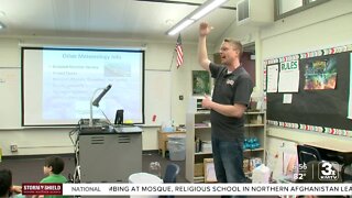 Take Time To Smile: Chief Meteorologist Mark Stitz visits Norris Elementary in Millard