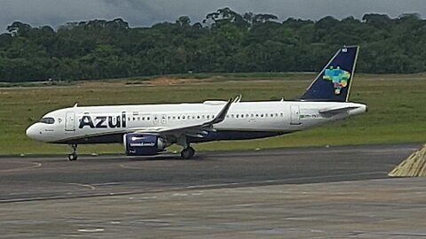 Airbus A320NEO PR-YRT taxia antrs de decolar de Manaus para Boa Vista