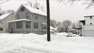 Detectives investigating after 2-year-old shot in stomach inside Akron home, police say