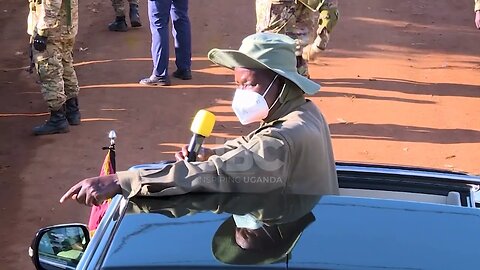 PRESIDENT MUSEVENI MAKES STOP-OVERS in MAGAMAGA JINJA to the cheer of HUNDREDS CHEER