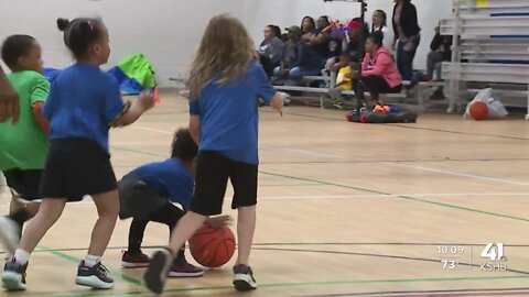 Game on at Linwood YMCA in Kansas City with sports back for first time since 2019